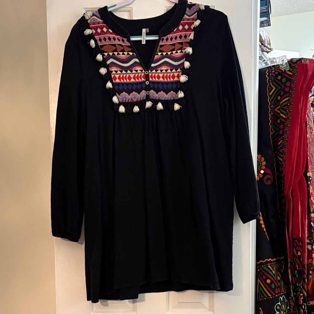 Mittoshop Black Tee with Vibrant Embroidery
